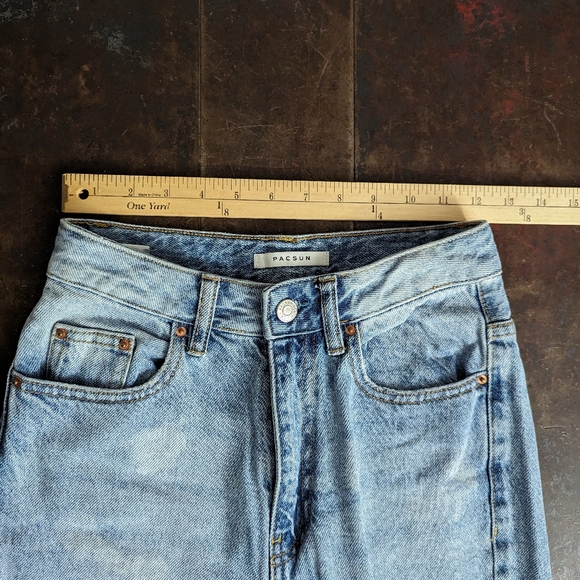 PacSun Distressed 90s Boyfriend Jeans - Picture 10 of 12